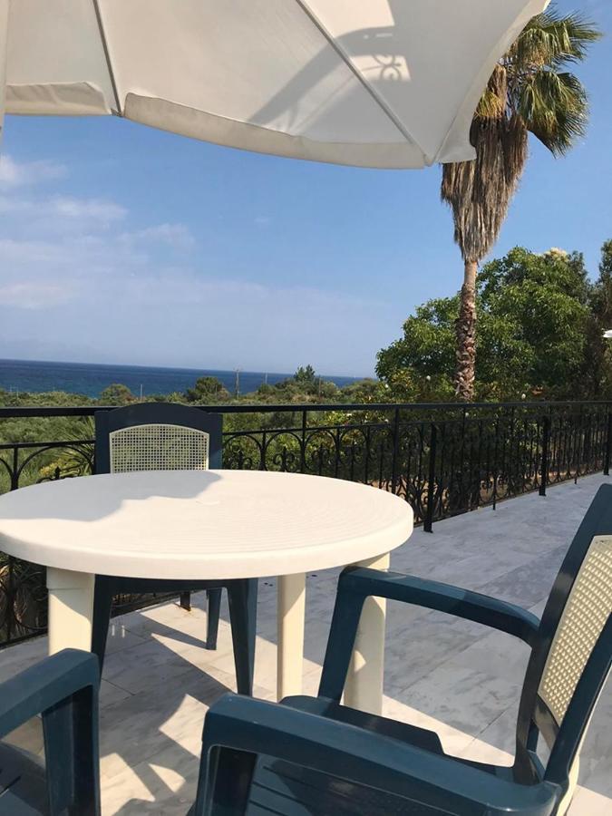 חראני Kessaris Apartments מראה חיצוני תמונה